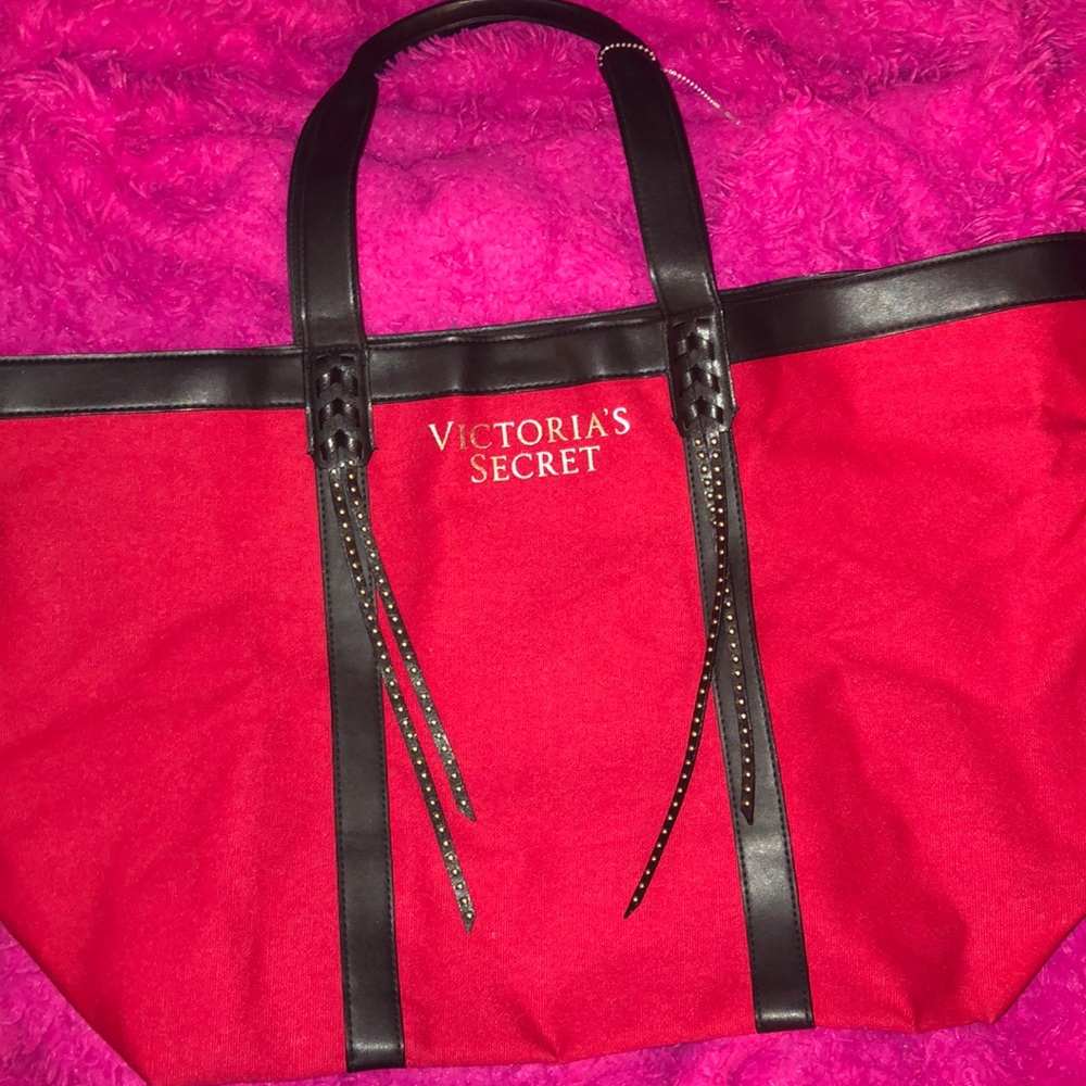 New Vs tote